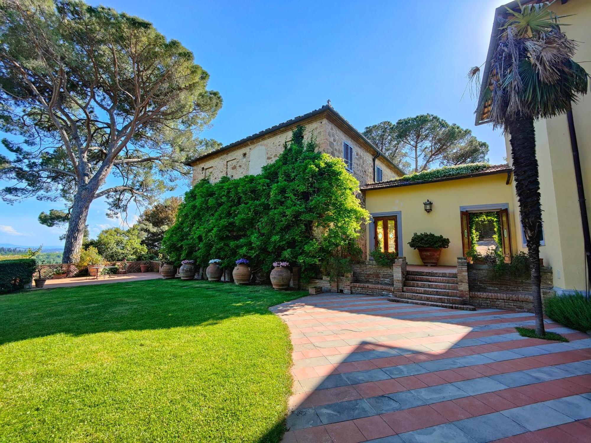 Agriturismo Bio Fattoria Bacio 체르탈도 외부 사진