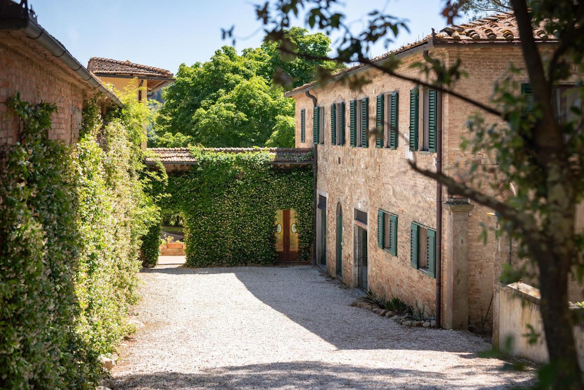 Agriturismo Bio Fattoria Bacio 체르탈도 외부 사진
