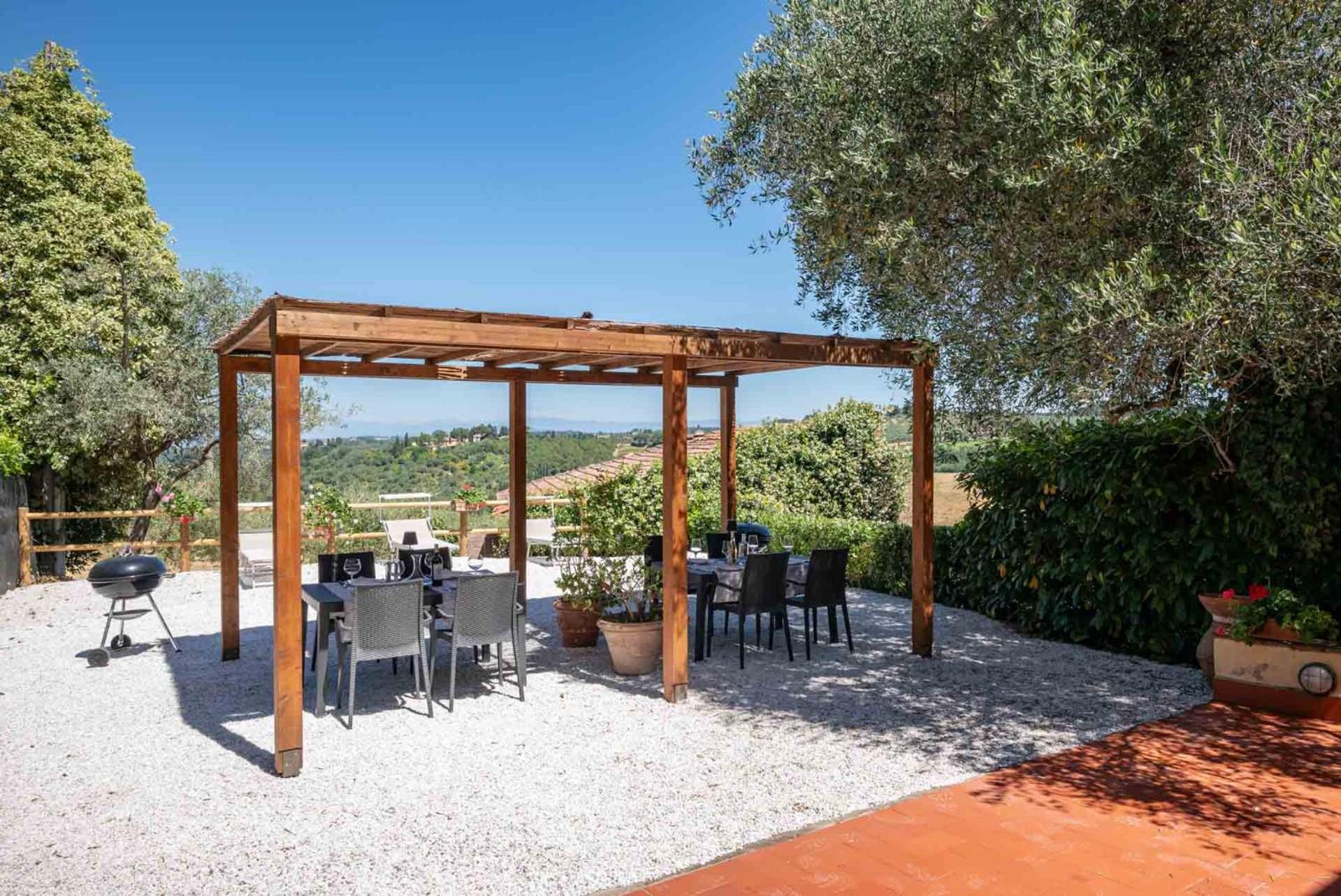 Agriturismo Bio Fattoria Bacio 체르탈도 외부 사진